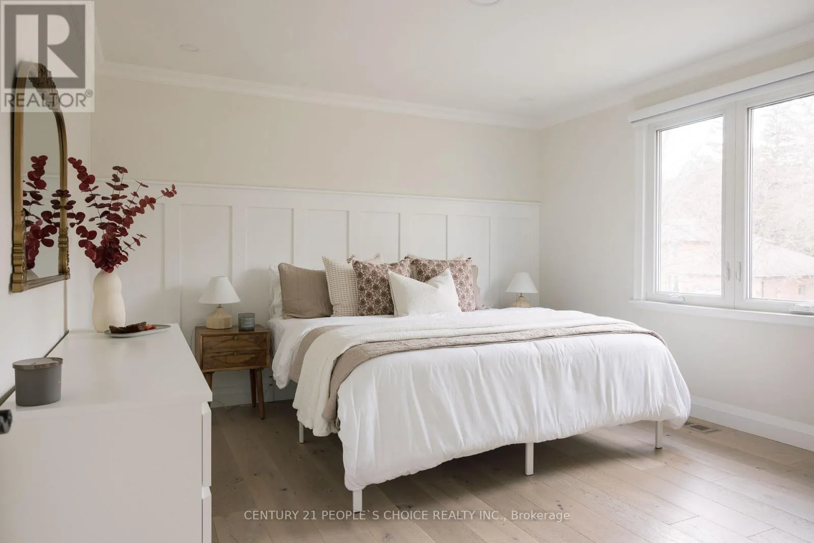 7 CARL CRESCENT