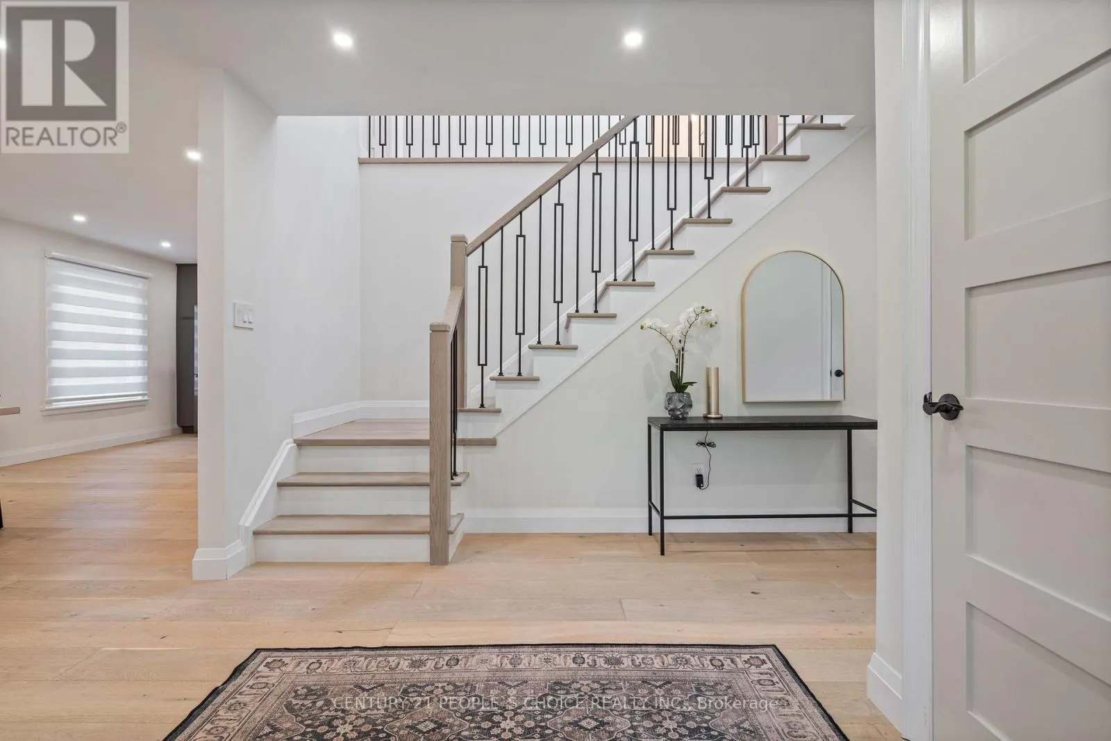 7 CARL CRESCENT