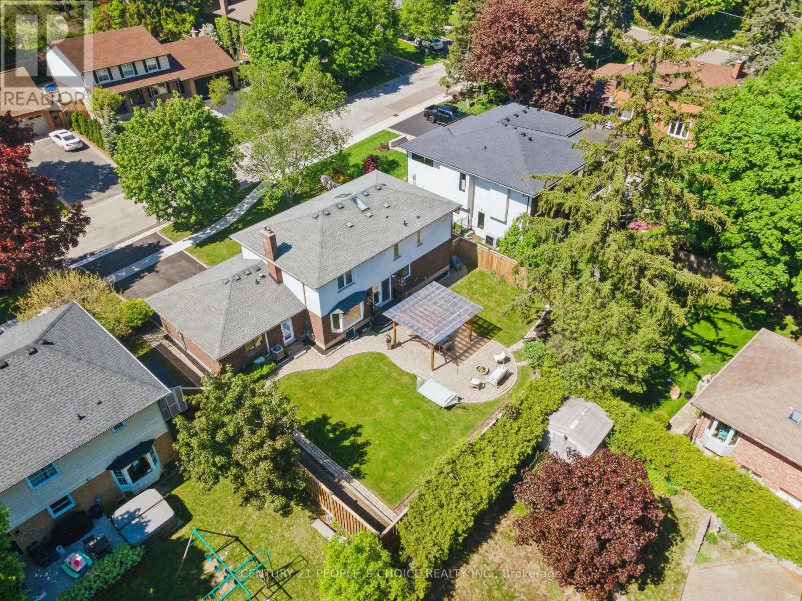 7 CARL CRESCENT