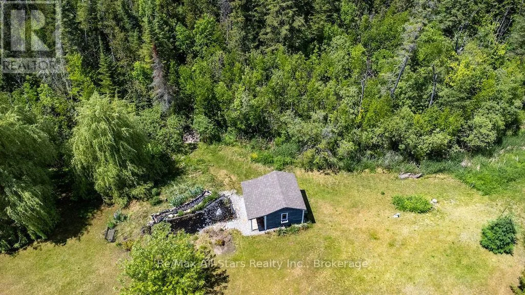 15 RUSTLEWOOD AVENUE