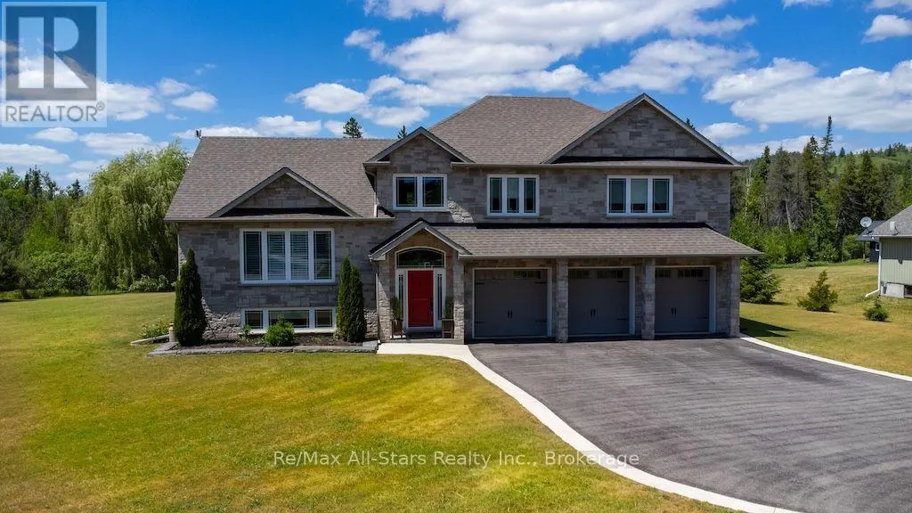15 RUSTLEWOOD AVENUE