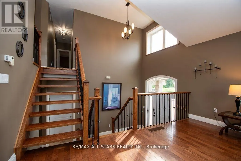 15 RUSTLEWOOD AVENUE