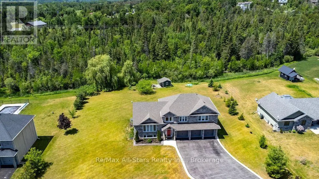 15 RUSTLEWOOD AVENUE