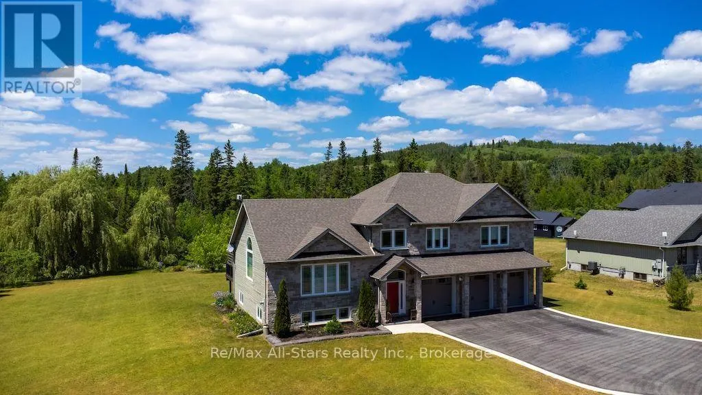 15 RUSTLEWOOD AVENUE