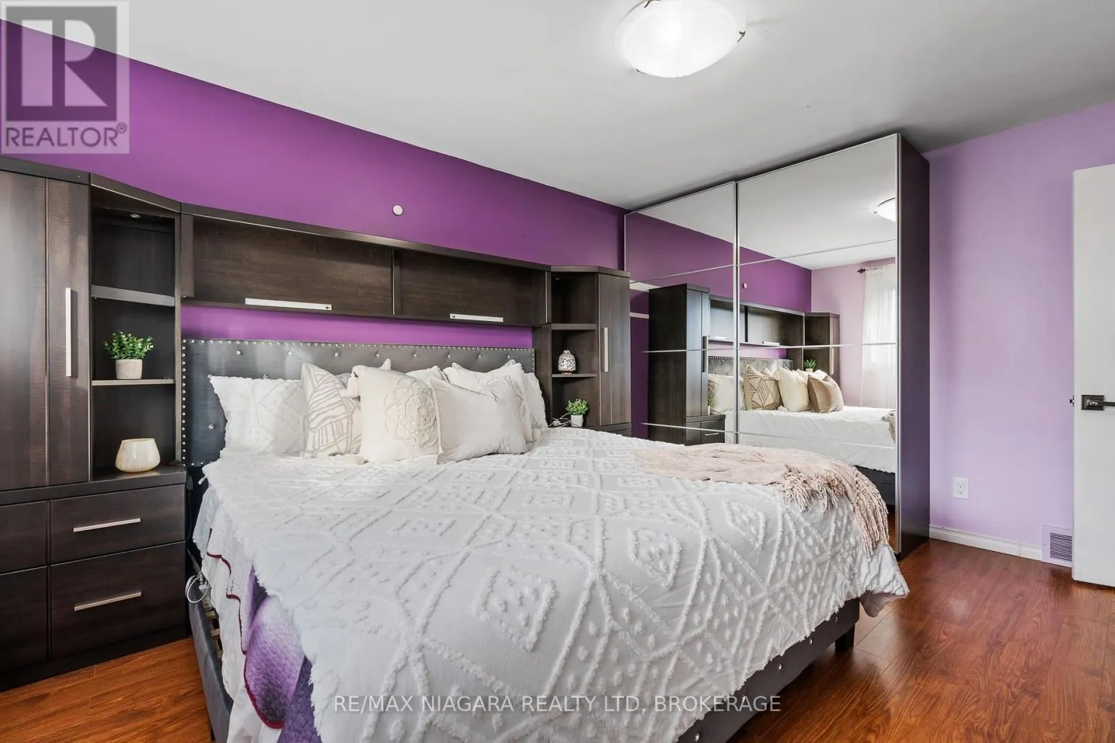 31 JESSICA DRIVE