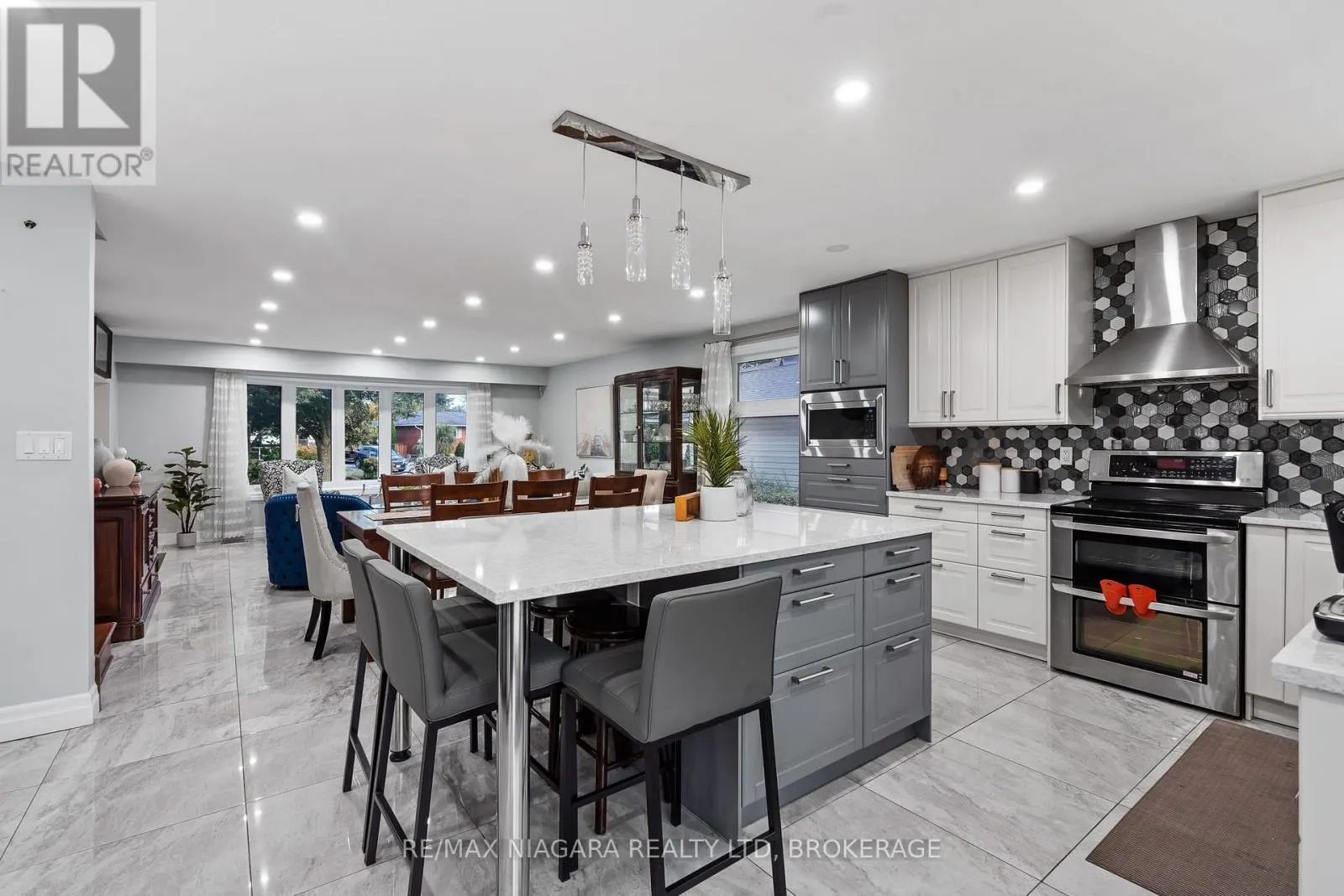 31 JESSICA DRIVE