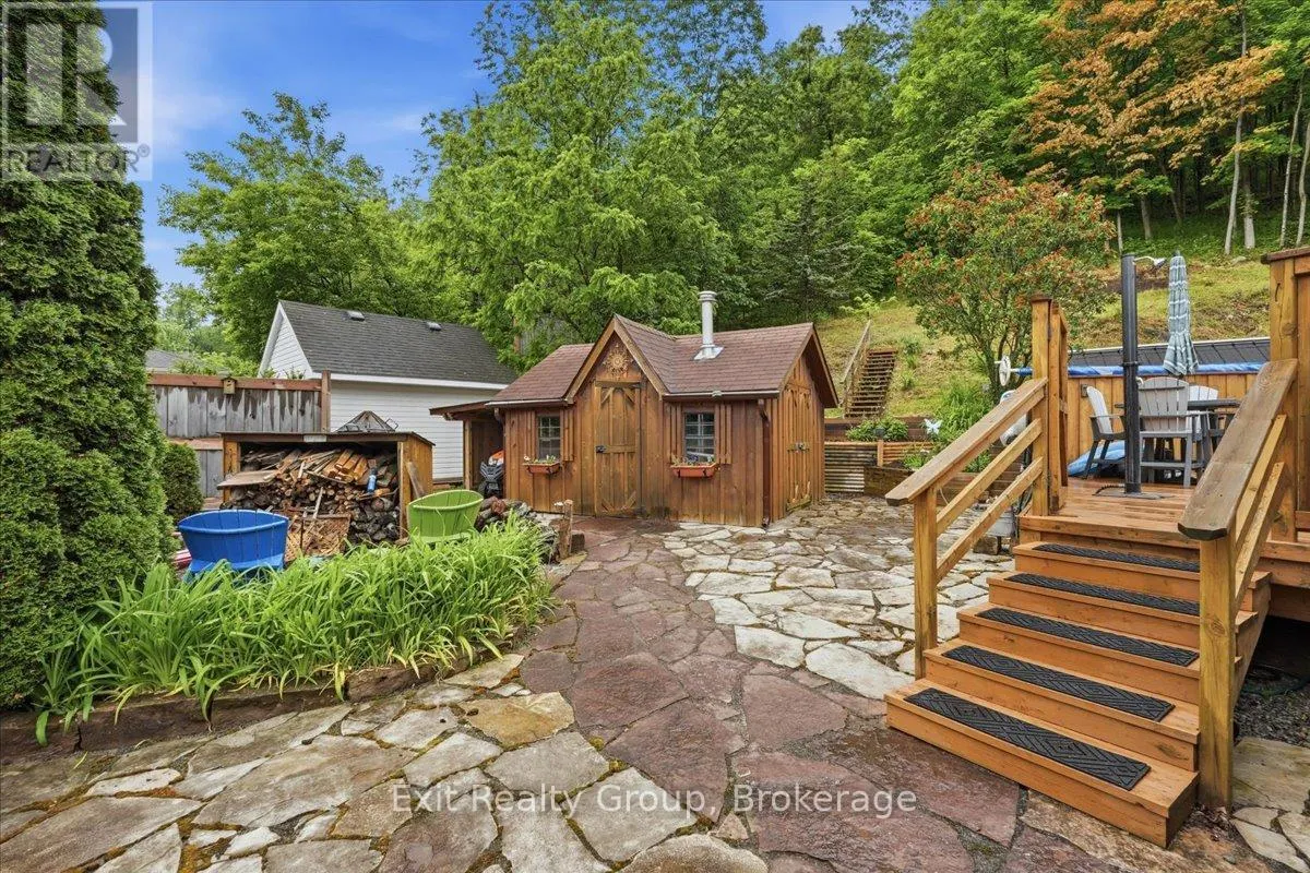 427 TOWNSEND ROAD