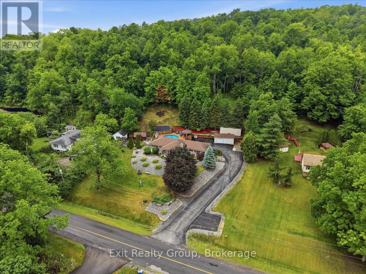 427 TOWNSEND ROAD