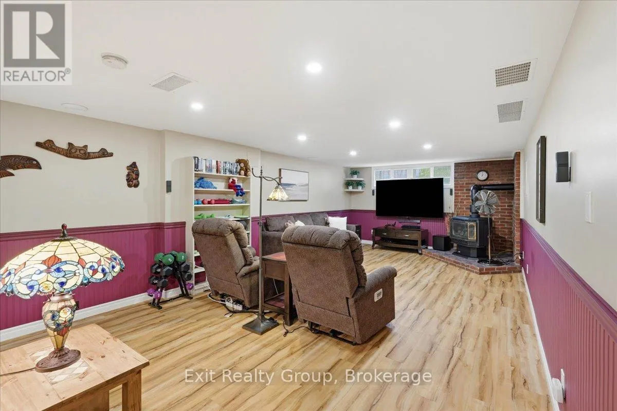 427 TOWNSEND ROAD