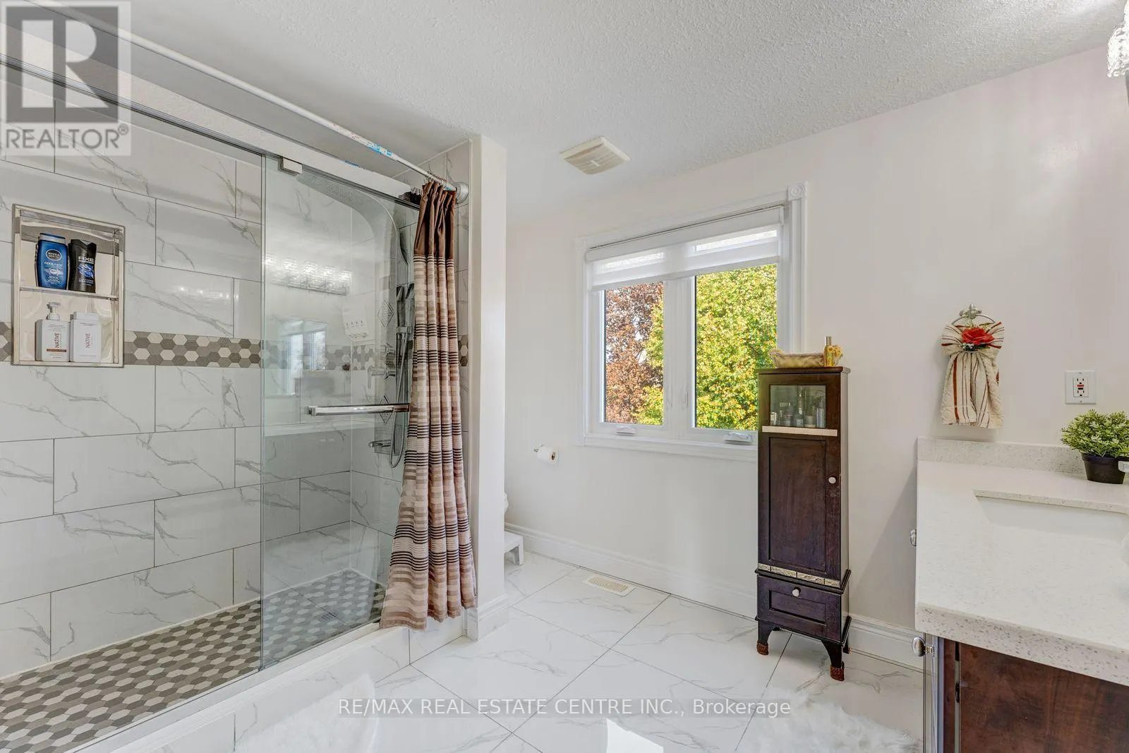 52 CRAWFORD CRESCENT