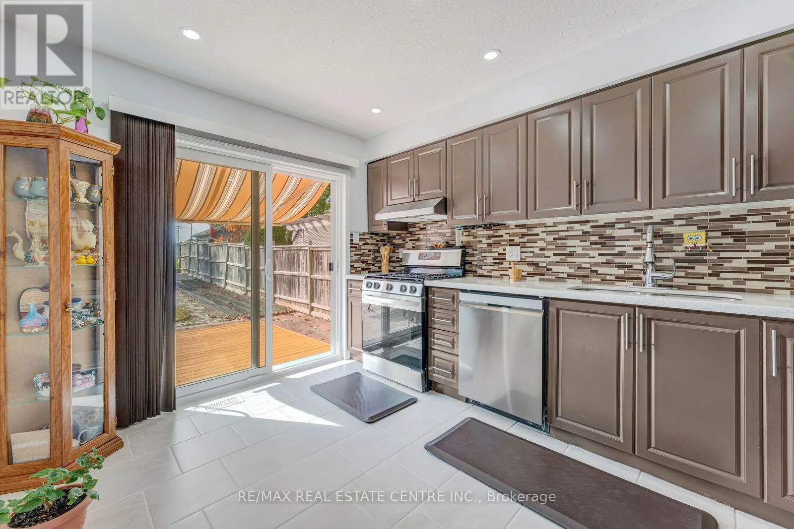52 CRAWFORD CRESCENT