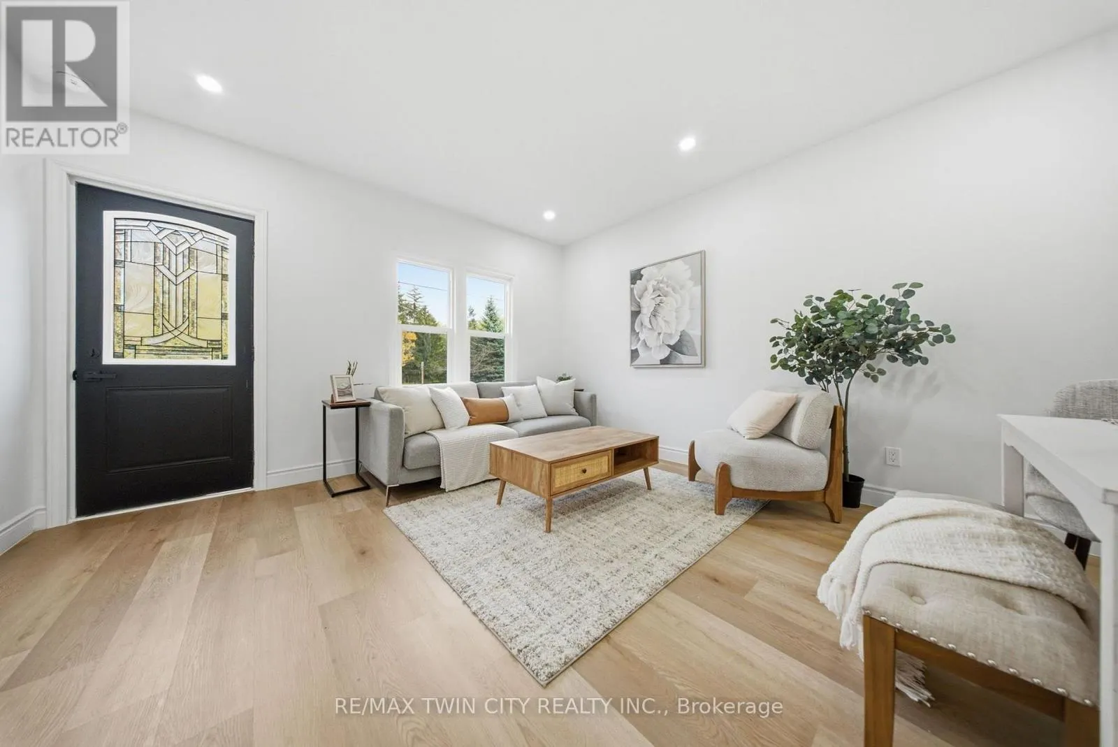 24 PARK ROAD N