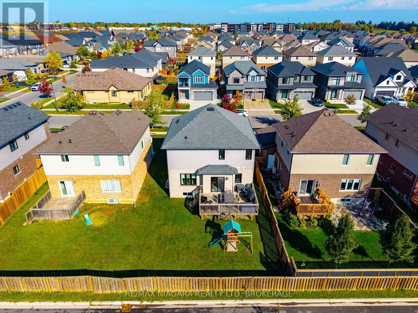 6 BERGENSTEIN CRESCENT