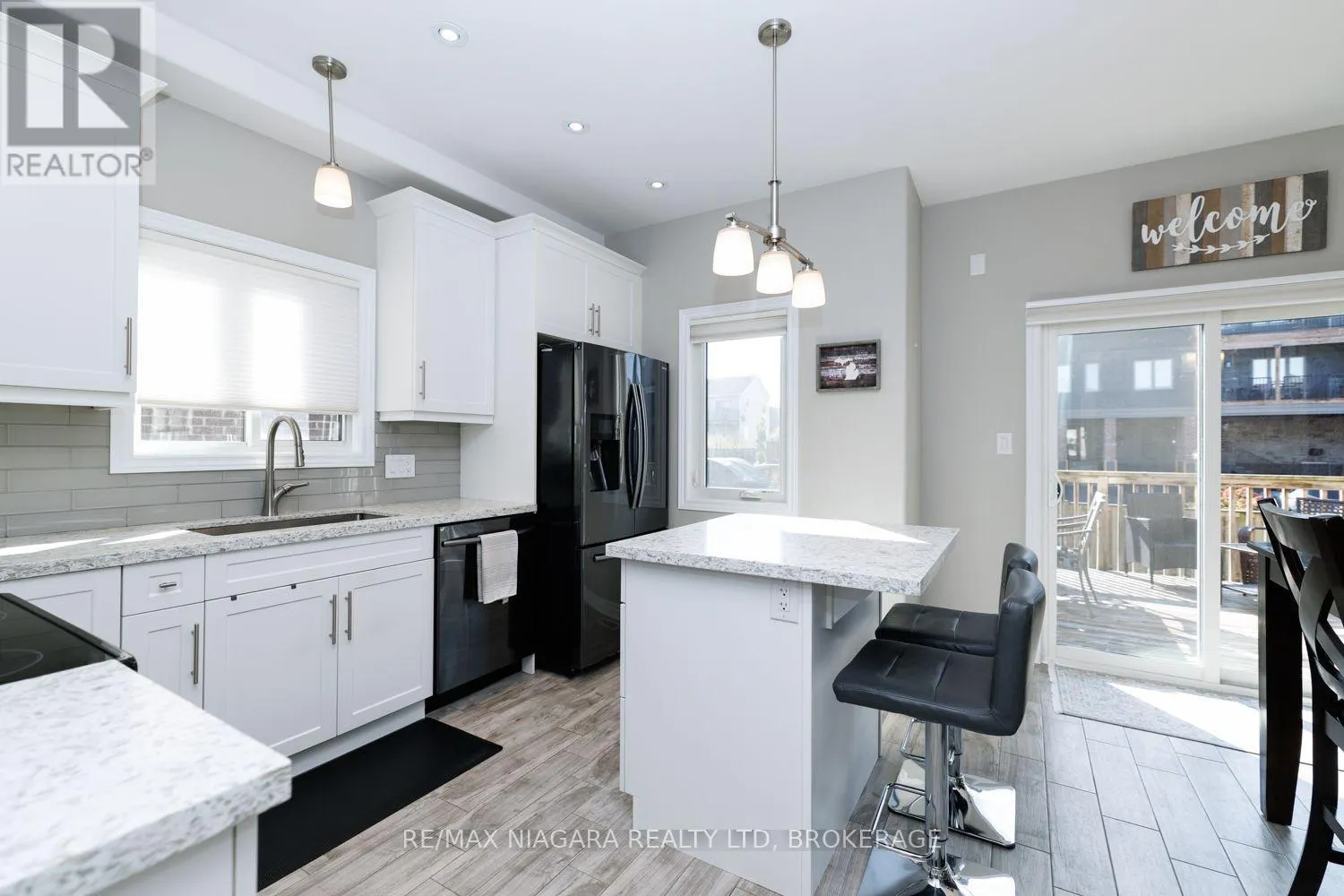 6 BERGENSTEIN CRESCENT