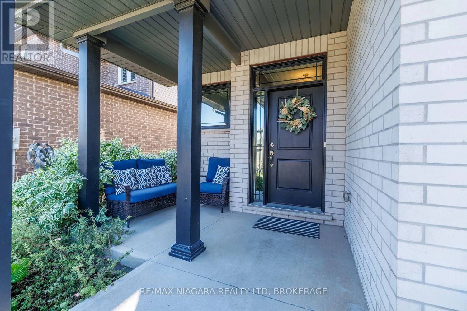6 BERGENSTEIN CRESCENT