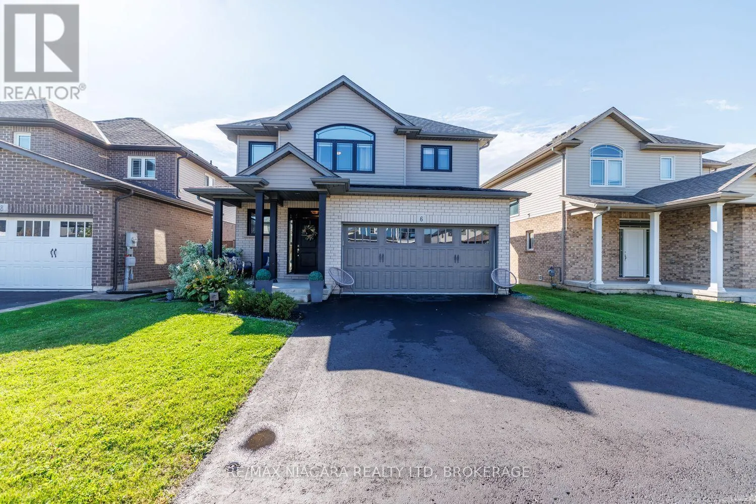 6 BERGENSTEIN CRESCENT