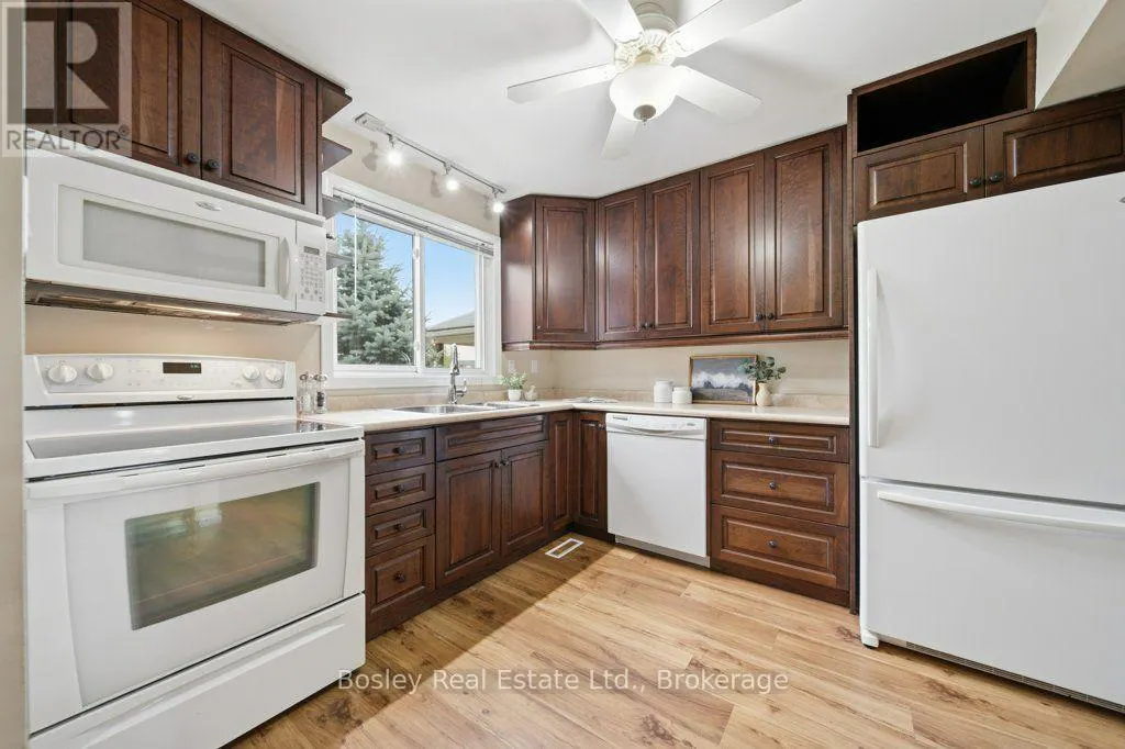 UNIT 28 - 255 NORTHLAKE DRIVE #Unit 28