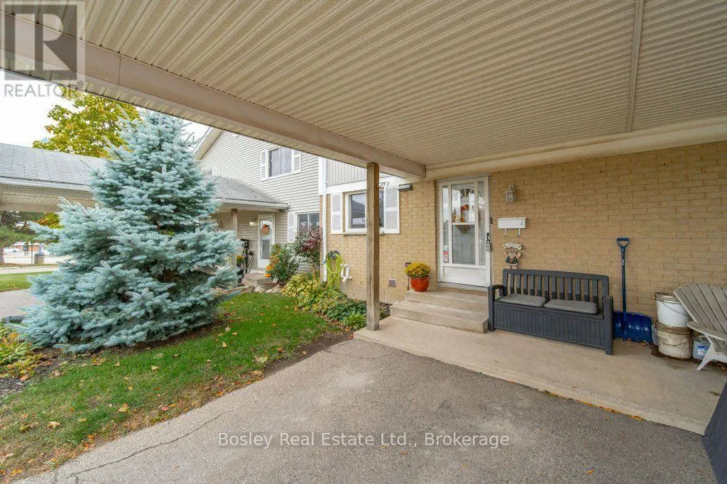 UNIT 28 - 255 NORTHLAKE DRIVE #Unit 28
