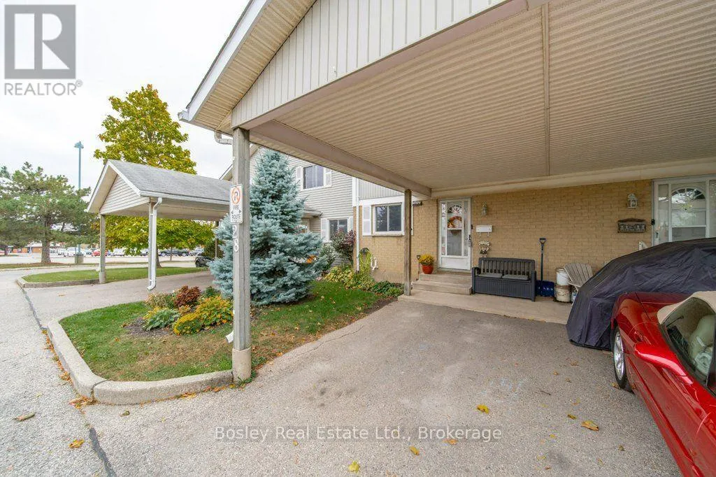 UNIT 28 - 255 NORTHLAKE DRIVE #Unit 28