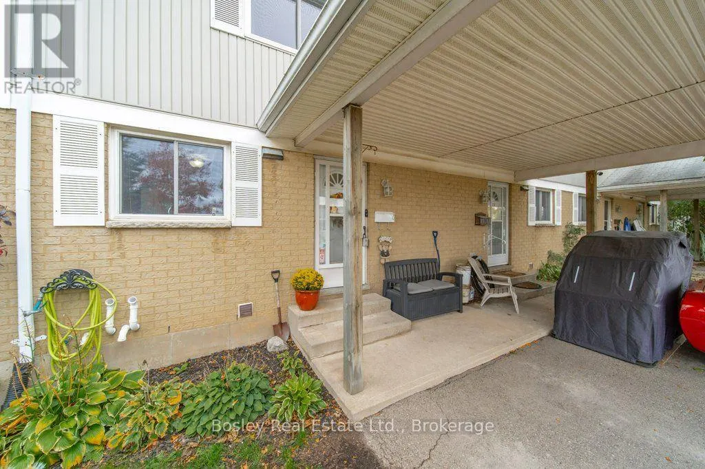 UNIT 28 - 255 NORTHLAKE DRIVE #Unit 28