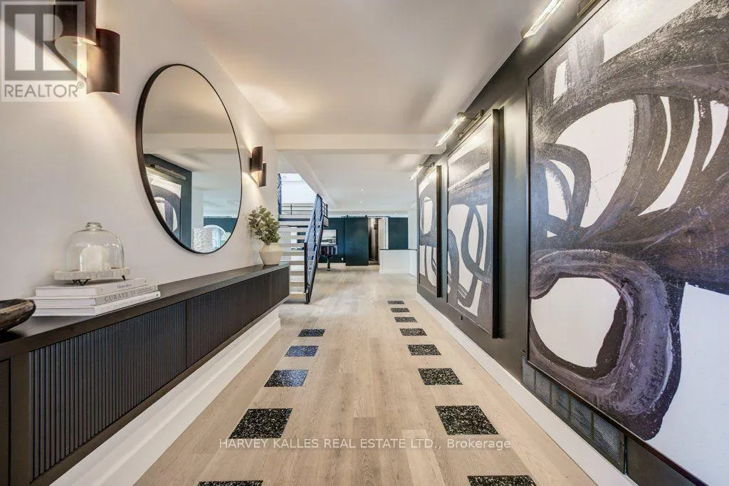 8 WESTGATE WALK