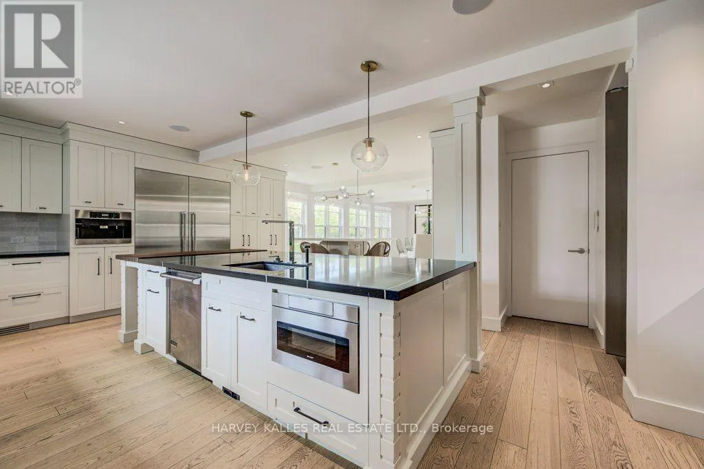 8 WESTGATE WALK