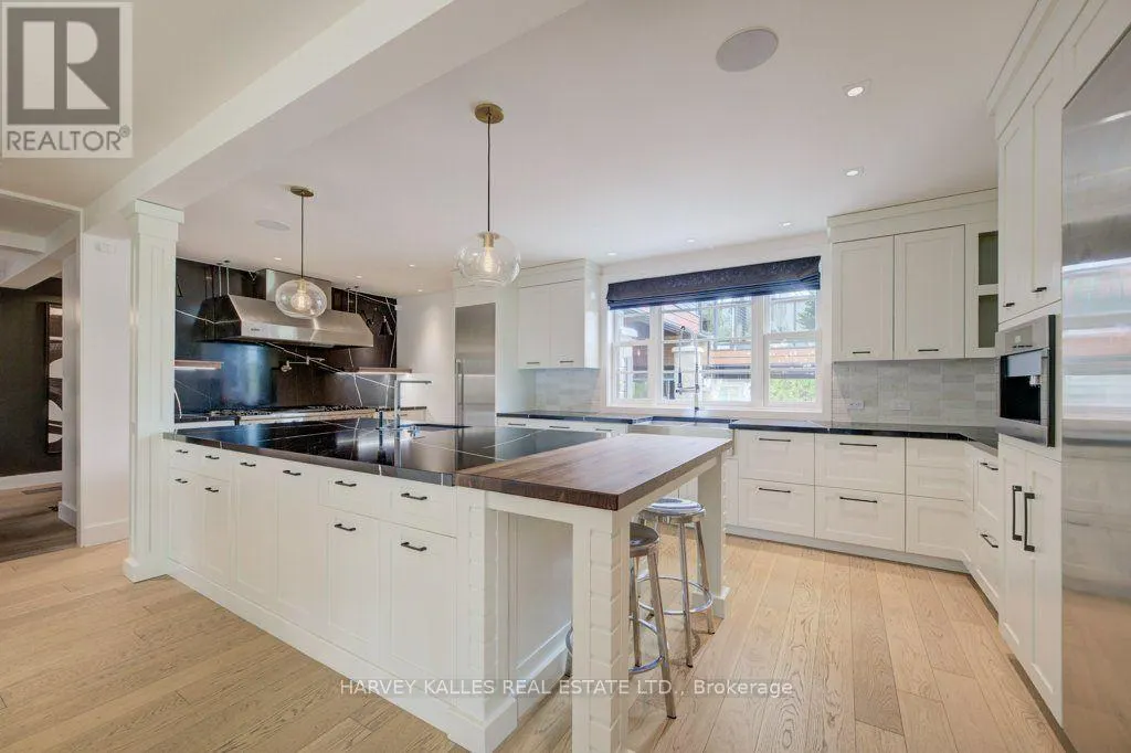 8 WESTGATE WALK