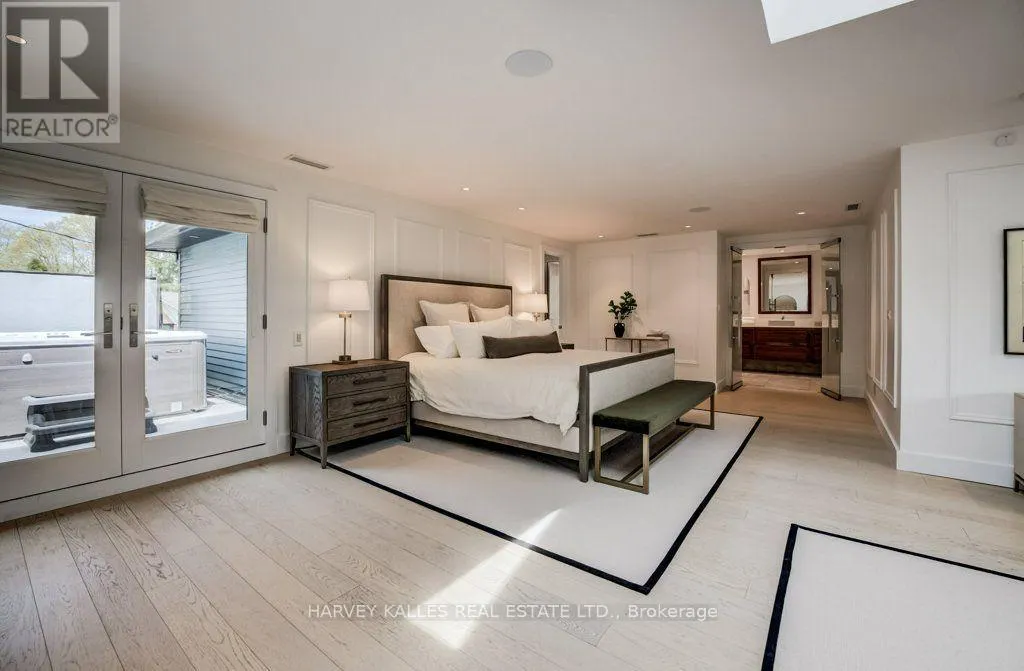 8 WESTGATE WALK