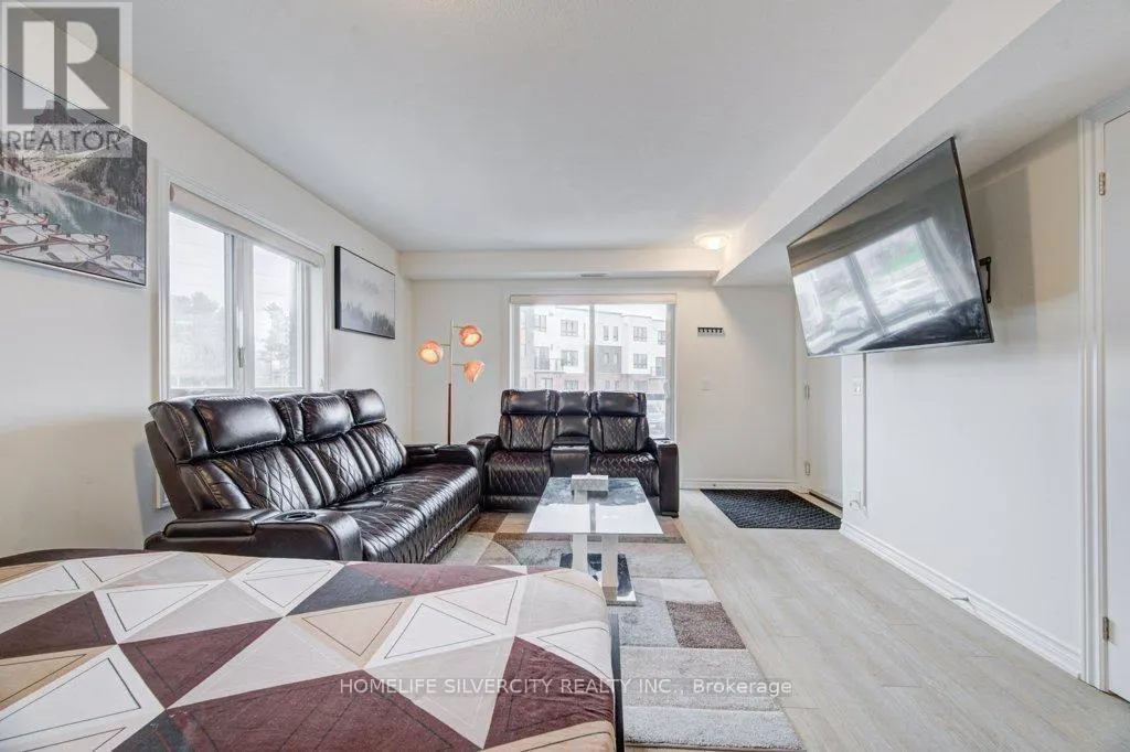 #18 - 235 CHAPEL HILL DRIVE