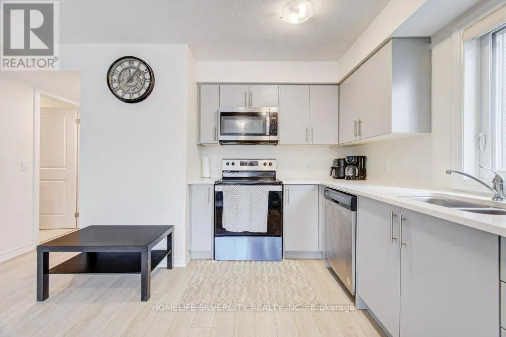 #18 - 235 CHAPEL HILL DRIVE