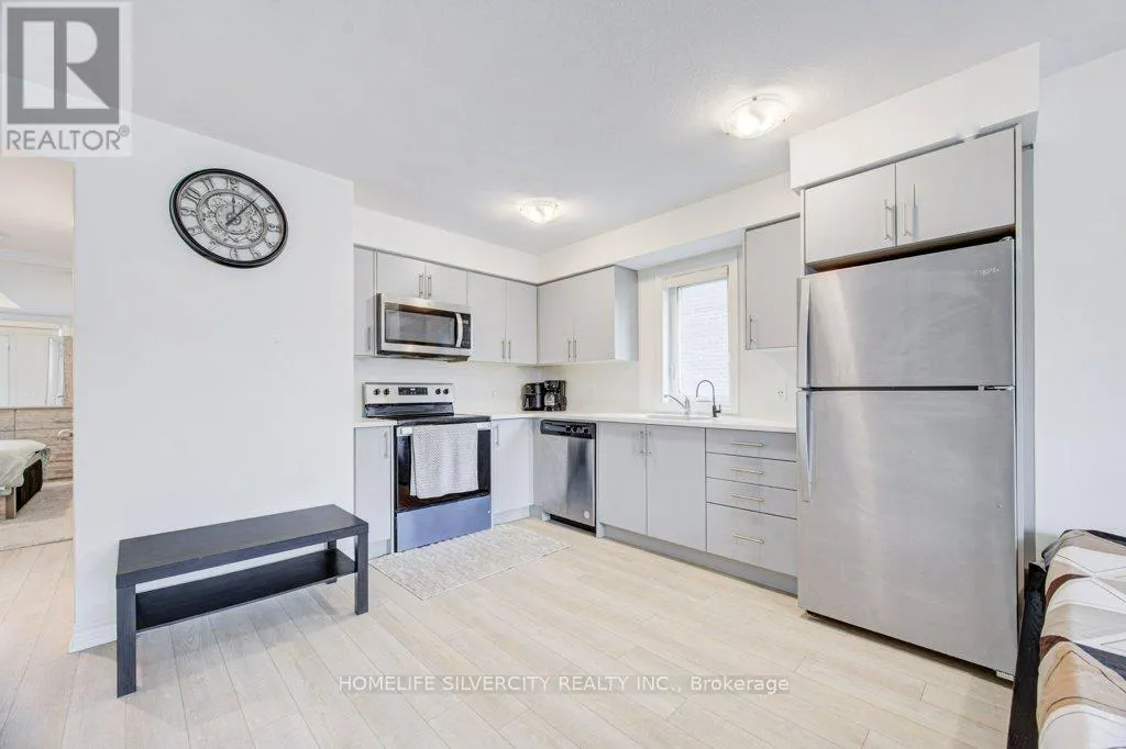 #18 - 235 CHAPEL HILL DRIVE