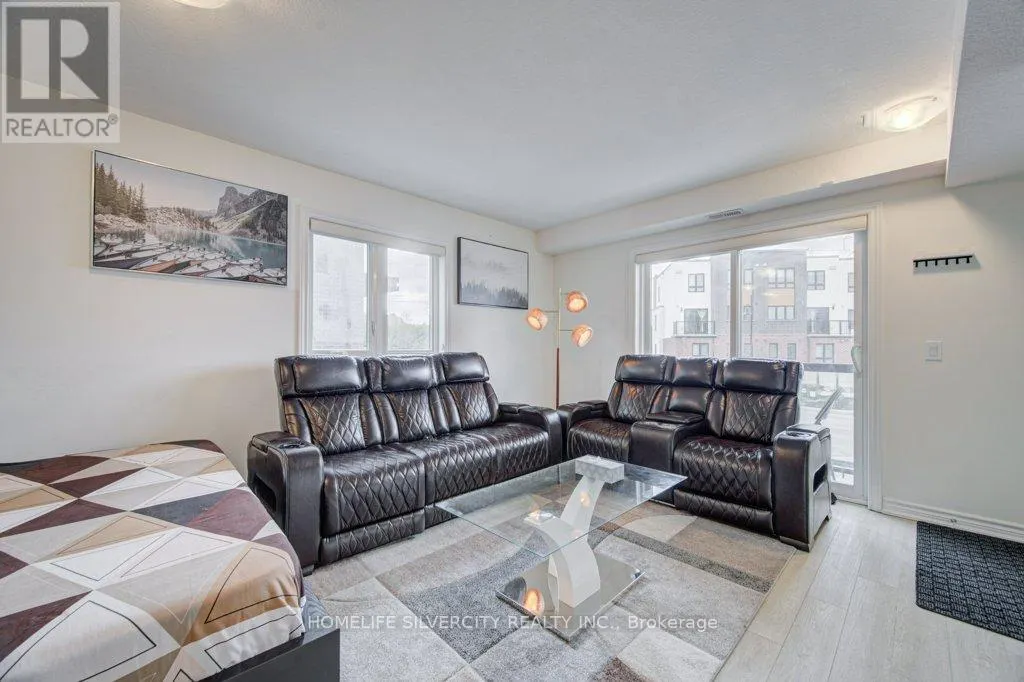 #18 - 235 CHAPEL HILL DRIVE
