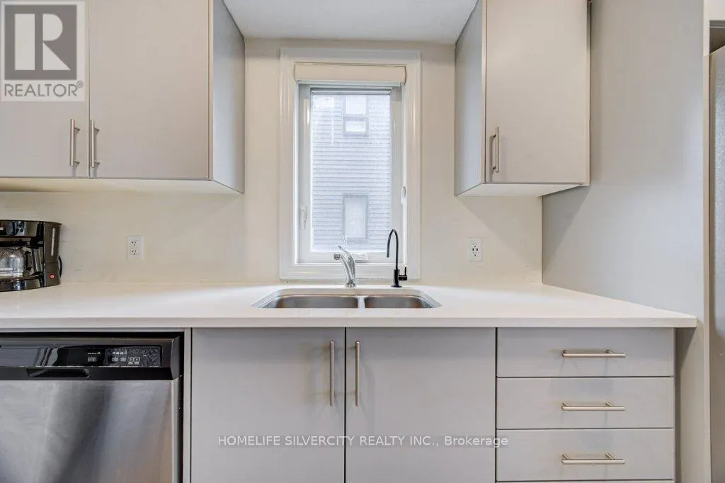 #18 - 235 CHAPEL HILL DRIVE