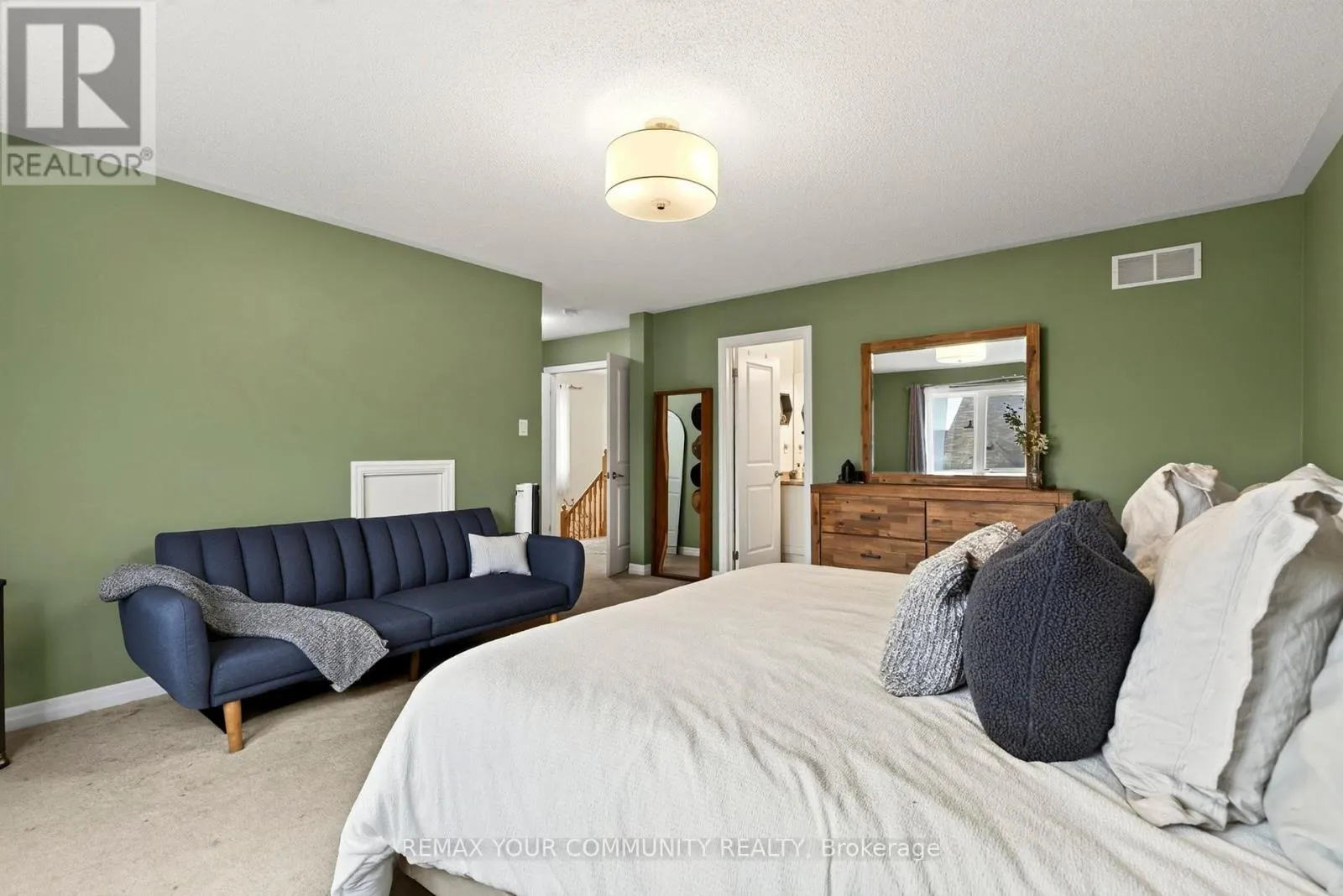 55 DOMINION CRESCENT