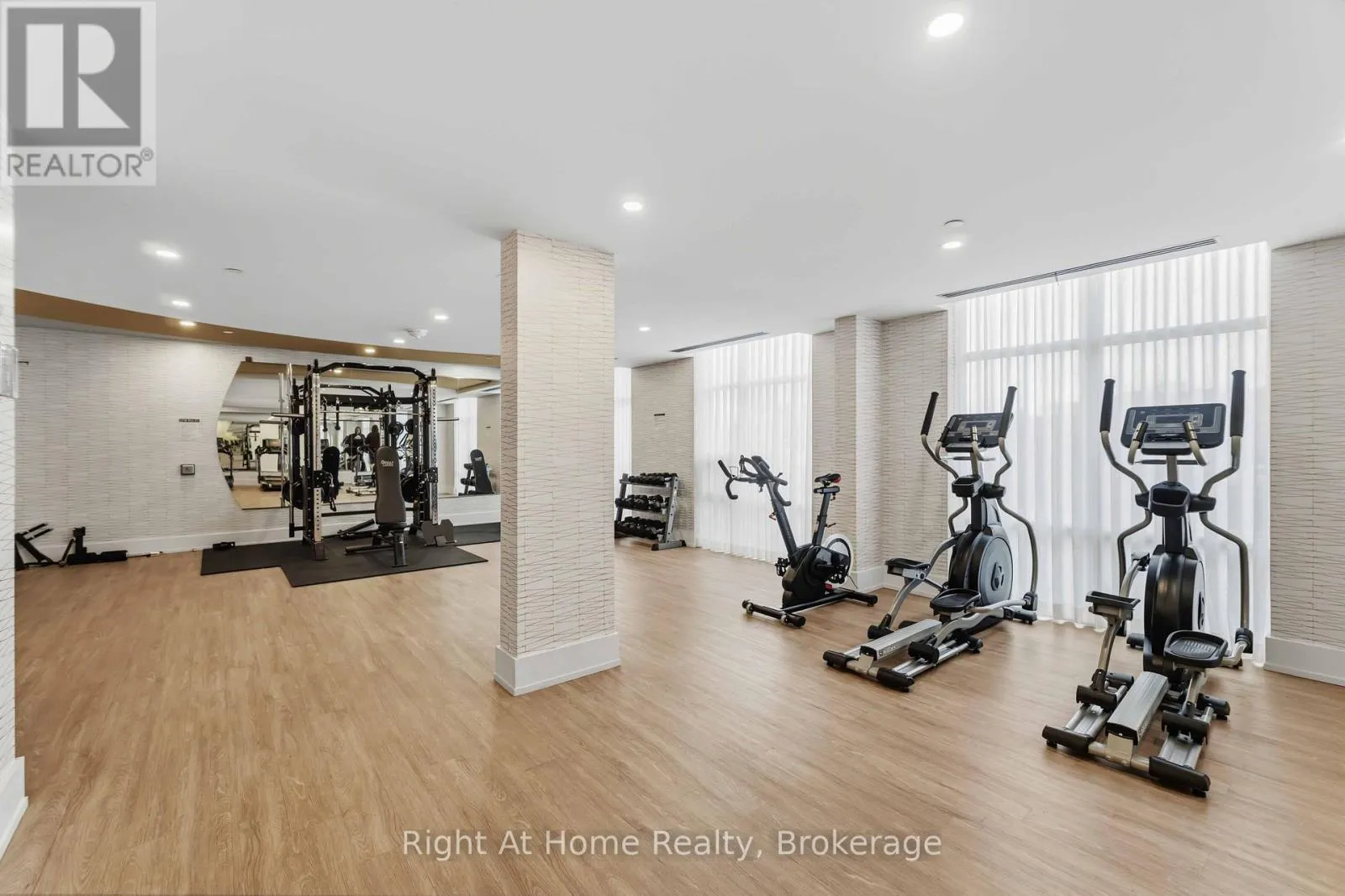 321 - 460 DUNDAS STREET E #321