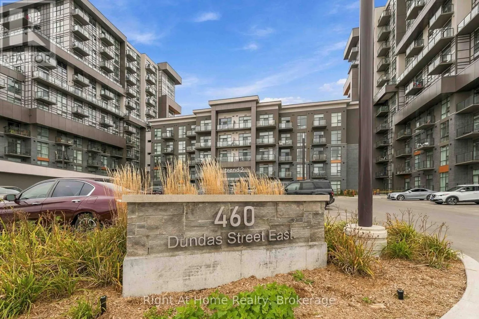 321 - 460 DUNDAS STREET E #321