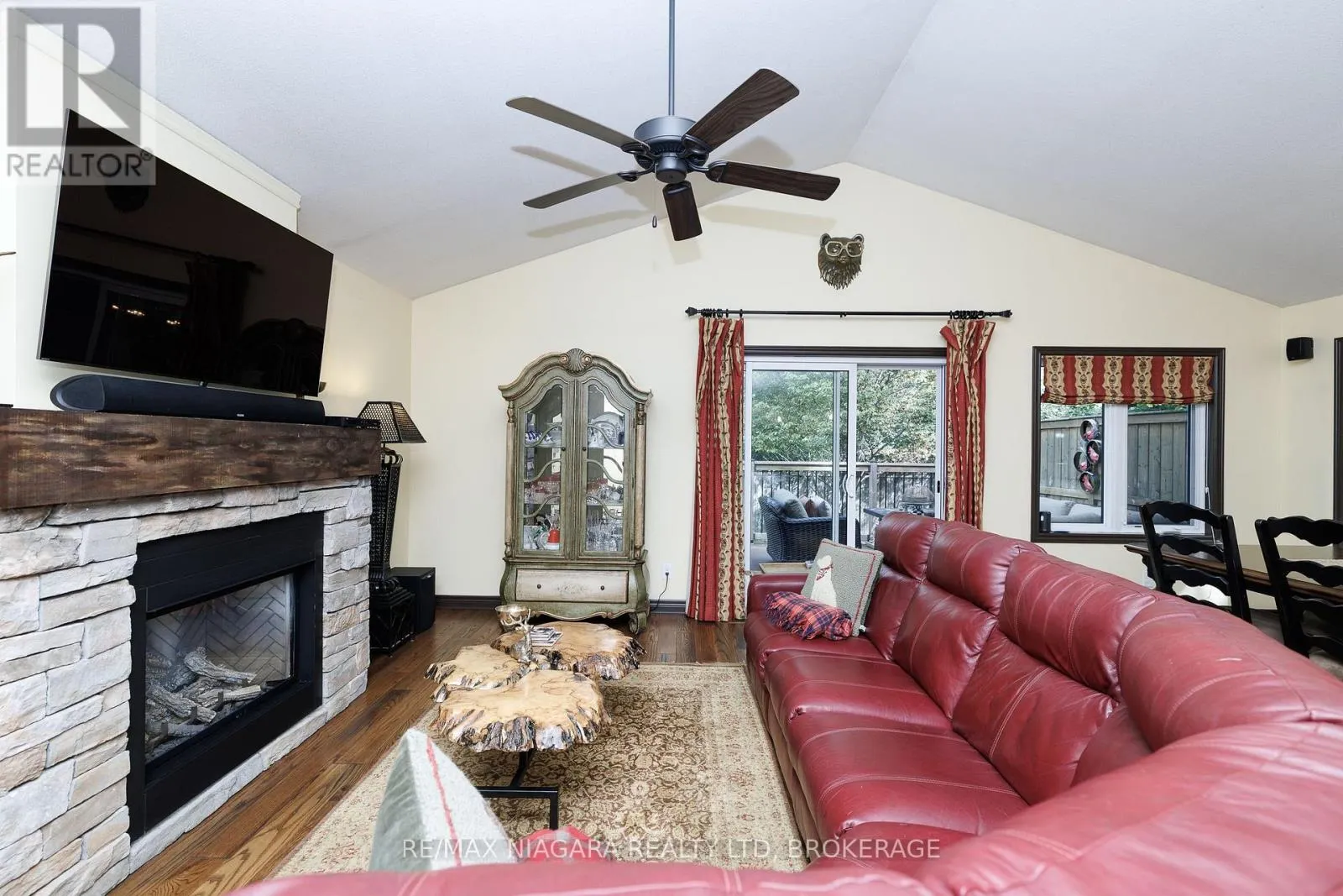 10 - 310 RIDGE ROAD S #10