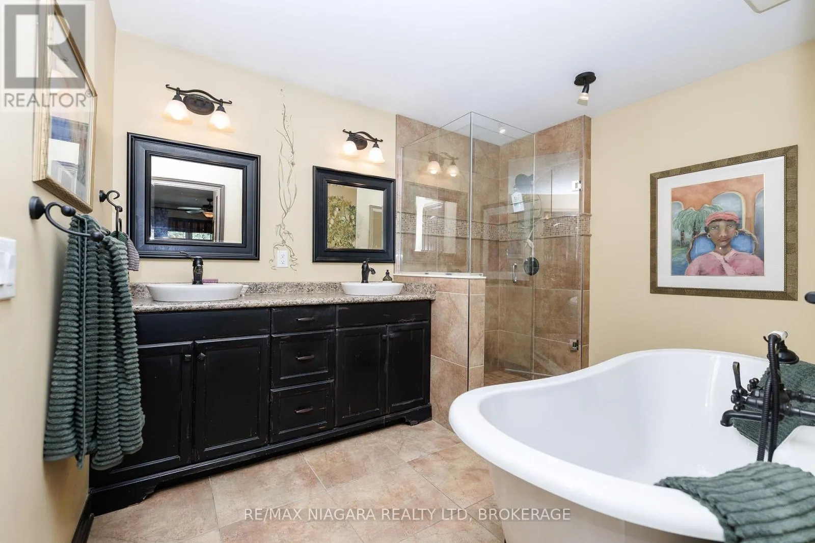 10 - 310 RIDGE ROAD S #10