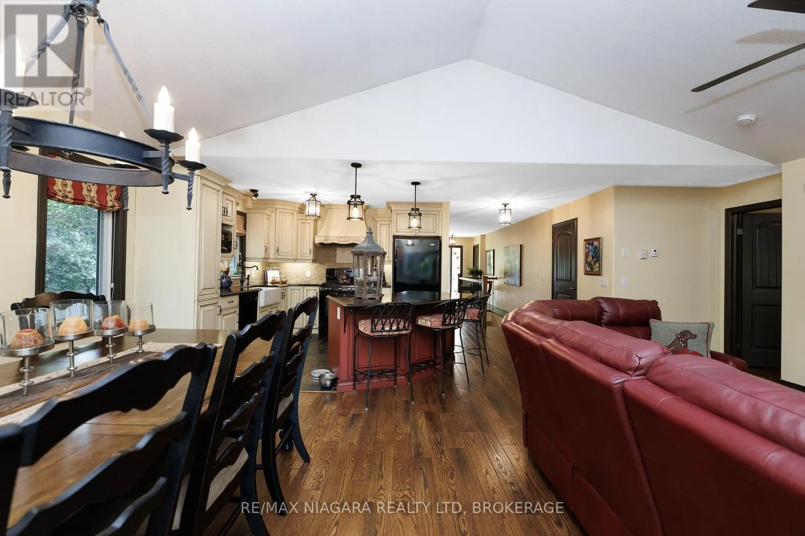 10 - 310 RIDGE ROAD S #10