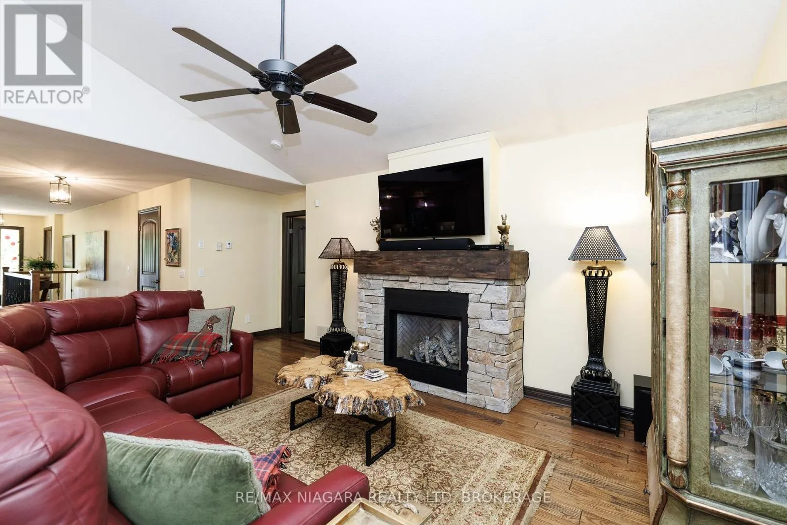10 - 310 RIDGE ROAD S #10