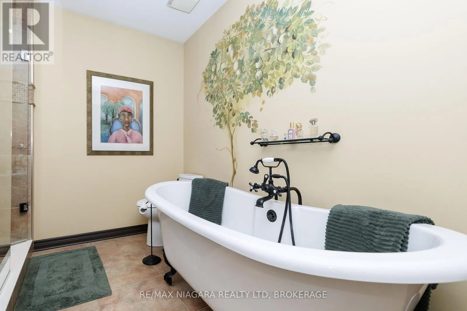 10 - 310 RIDGE ROAD S #10