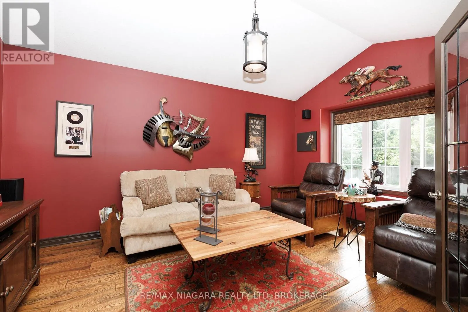 10 - 310 RIDGE ROAD S #10