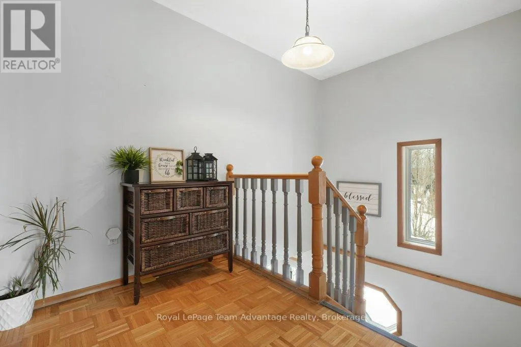 12 TAYLOR CRESCENT