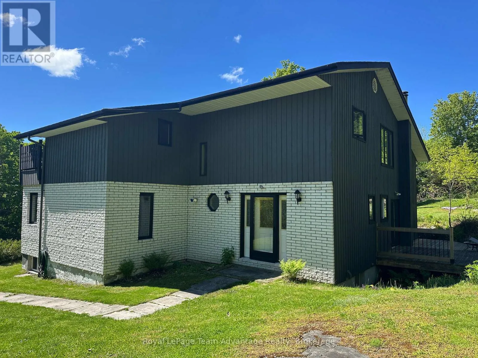 12 TAYLOR CRESCENT