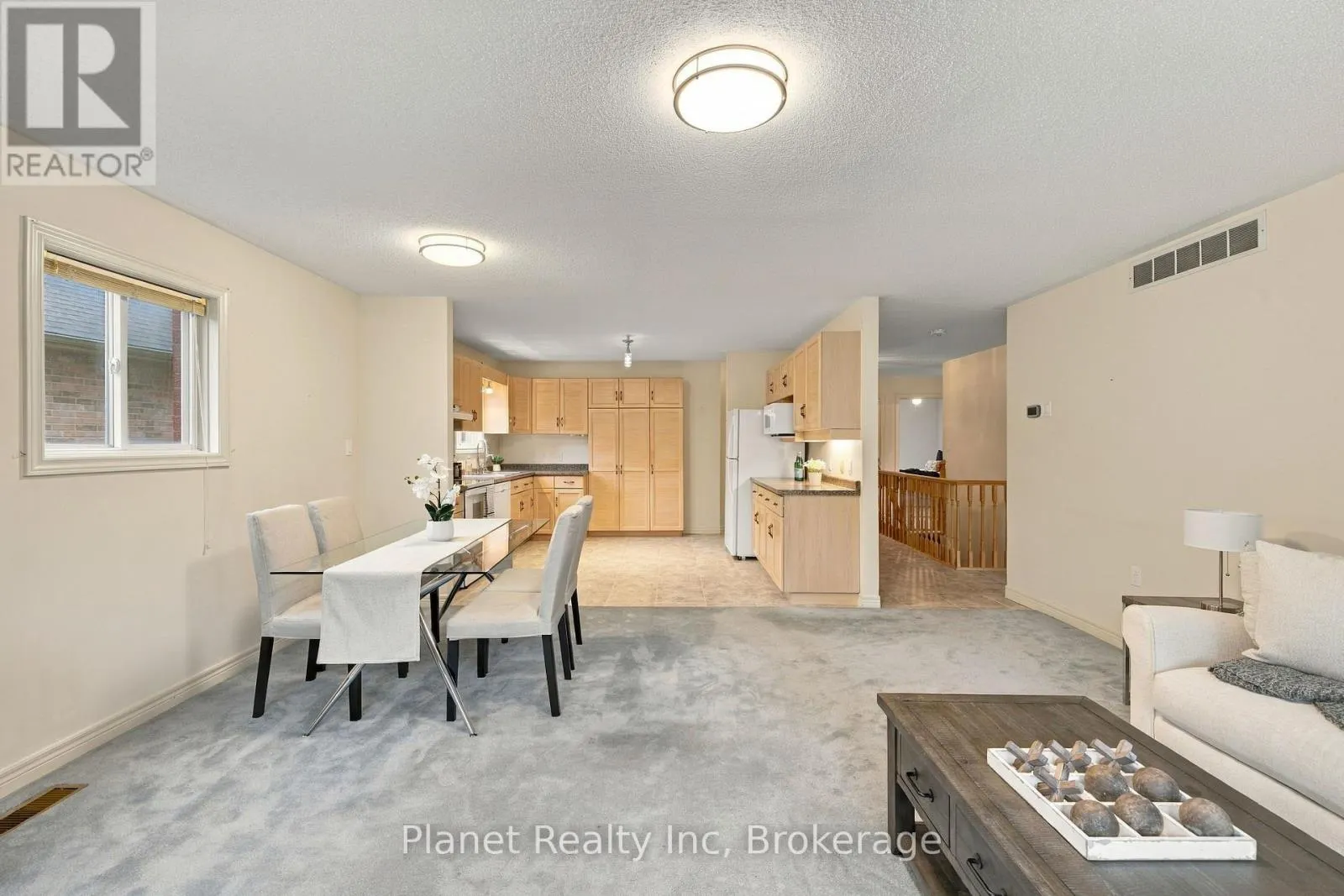 4 ASHCROFT COURT