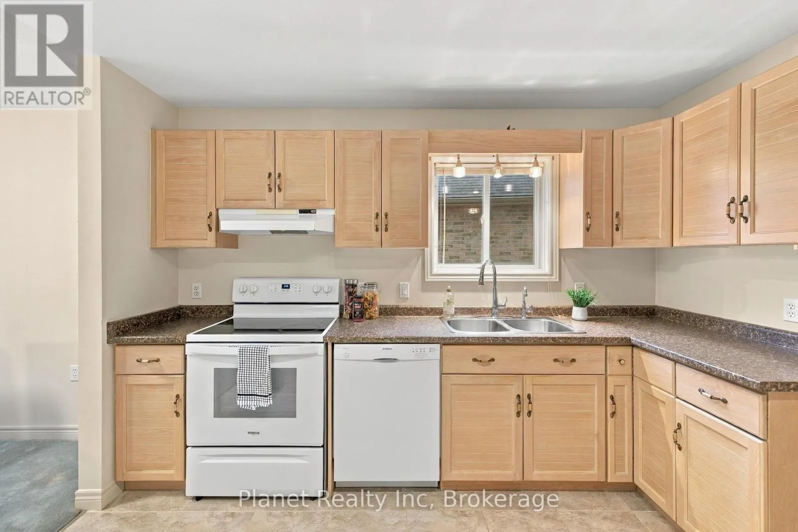 4 ASHCROFT COURT