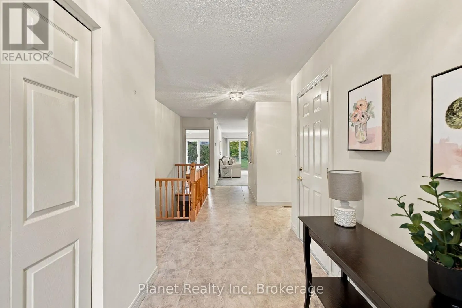 4 ASHCROFT COURT