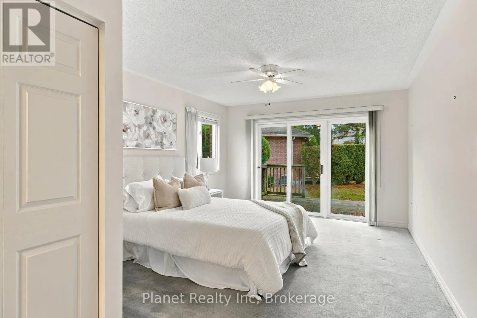 4 ASHCROFT COURT