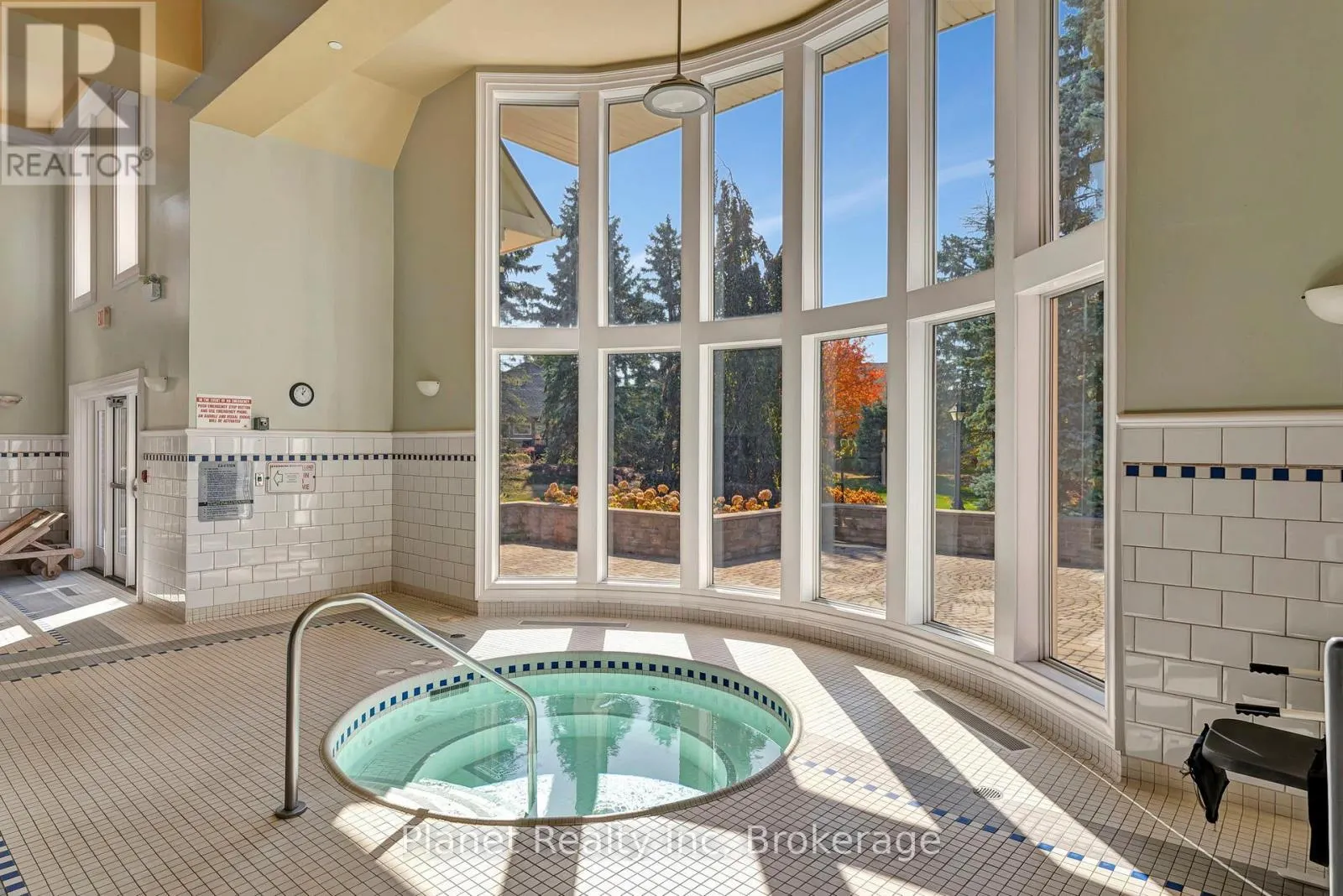 4 ASHCROFT COURT