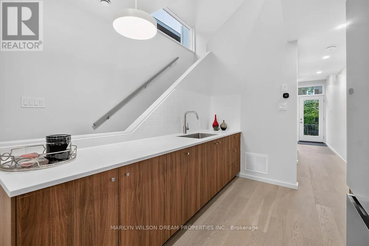 43 STIRLING AVENUE